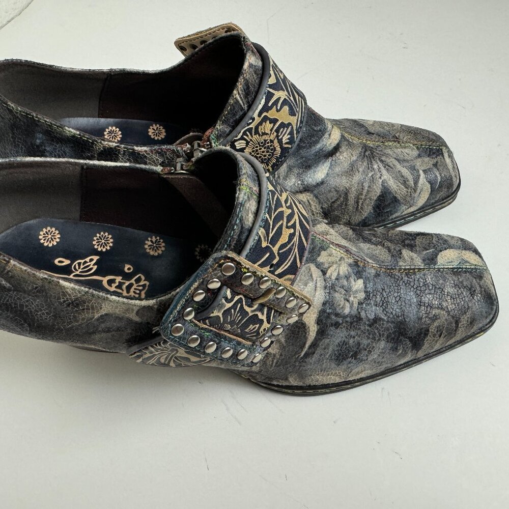 NWOT Gray Embossed Floral Buckle Leather Side Zip Loafer Bootie - Picture 6 of 14